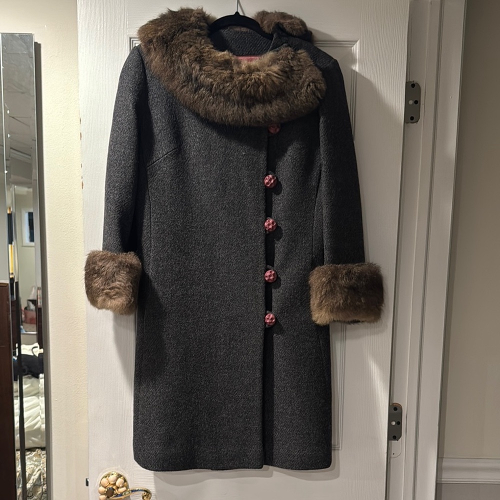 Vintage Coat with Fox Fur Trim